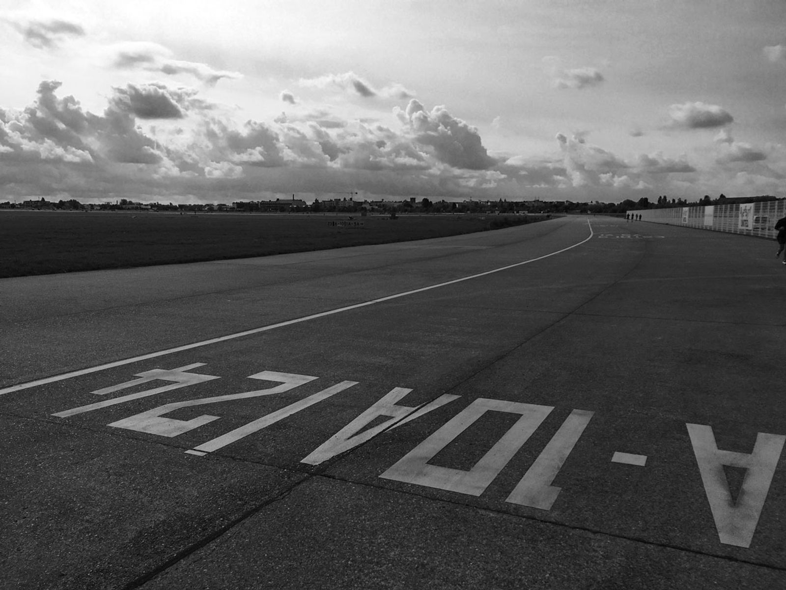 Tempelhof, Berlijn, iPhone SE