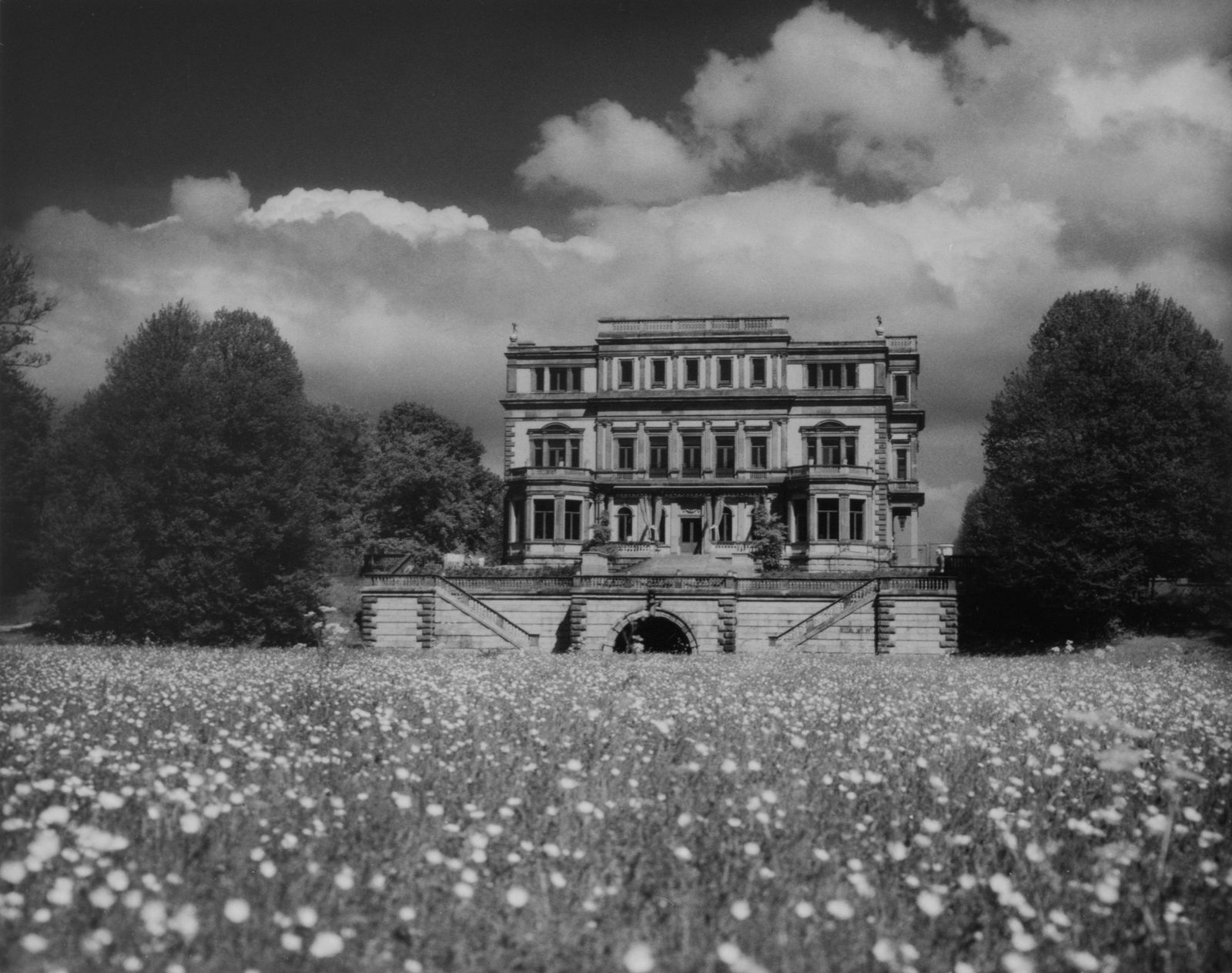 Villa Elswout, Bronica ETRC, Ilford SFX